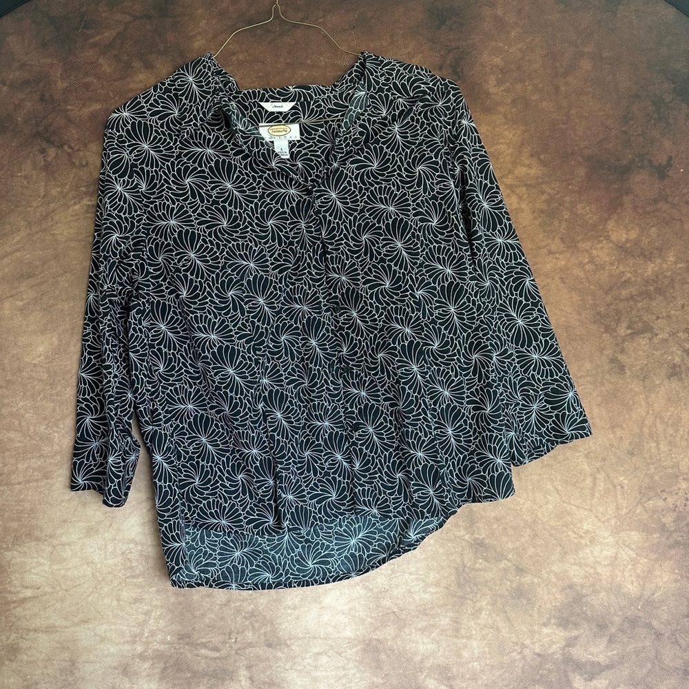 Talbots Stretch Black and White Patterned Blouse Petite Large